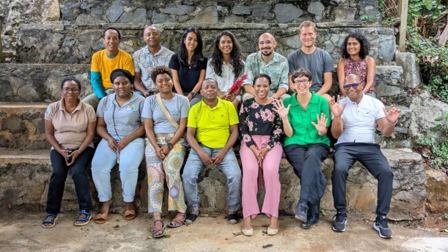 Photo de groupe des gestionnaires participants à la formation sur les mécanismes de financement durale des AMP, Mayotte, septembre 2024